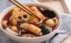 知名麻辣燙出現(xiàn)食品安全問題，如何保障吃的安全？